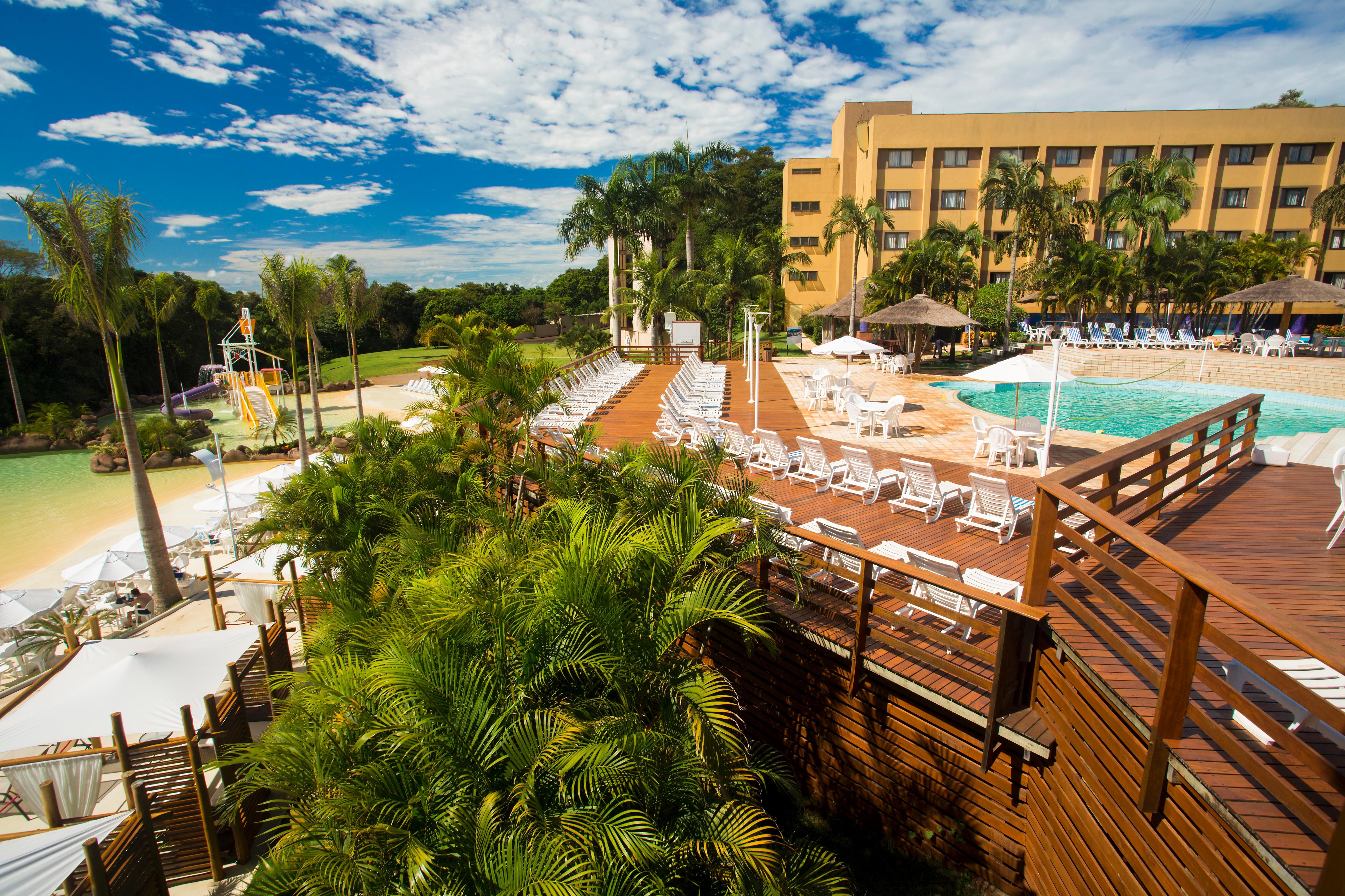 Mabu Thermas Grand Resort Foz do Iguacu Exterior photo The hotel's pool