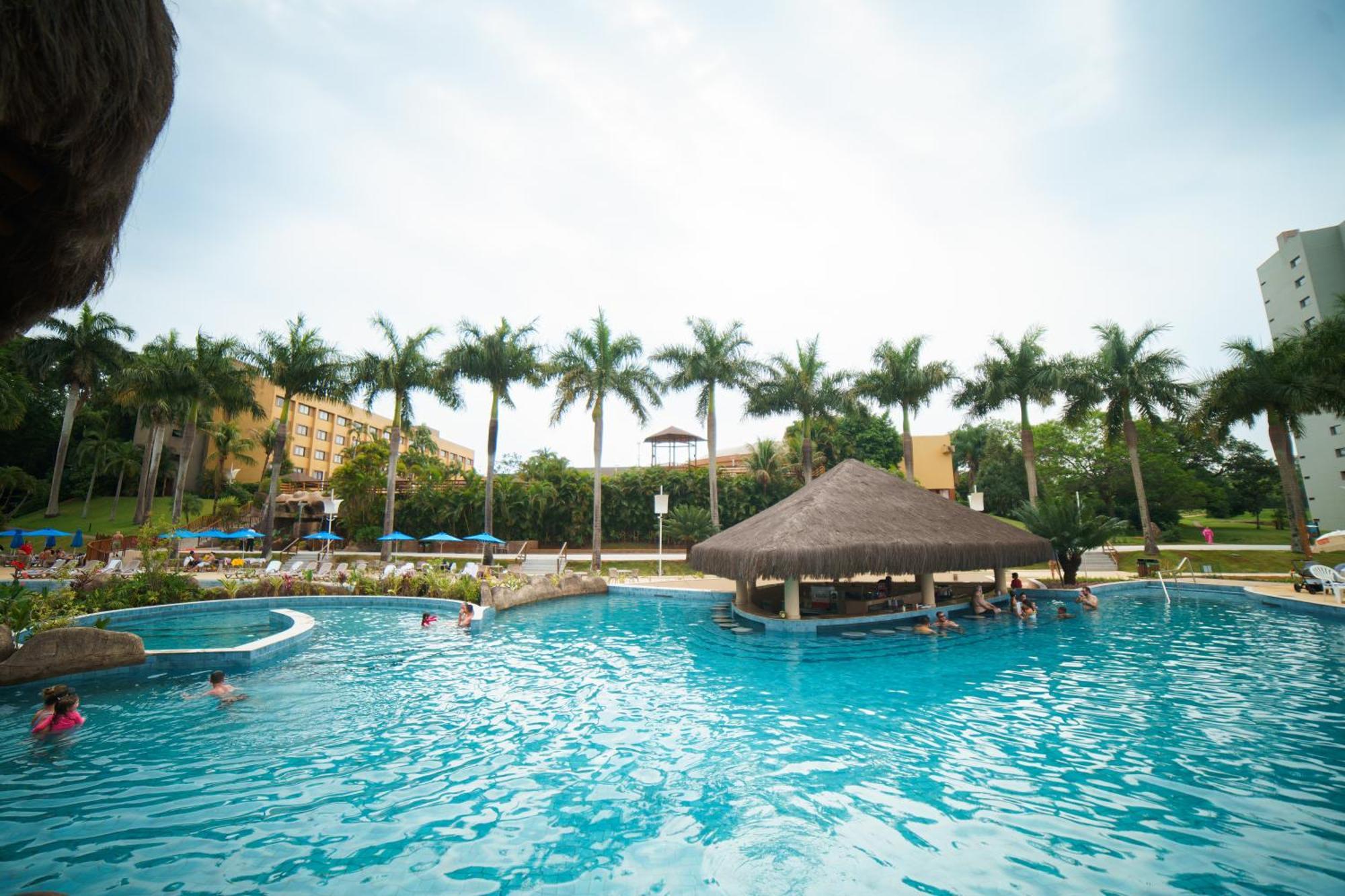 Mabu Thermas Grand Resort Foz do Iguacu Exterior photo The swimming pool at the resort
